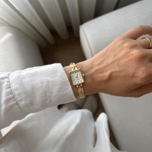 Orologio da donna vintage quadrato rettangolare, orologio da donna color oro, regalo per lei, orologio in acciaio, quadrante bianco