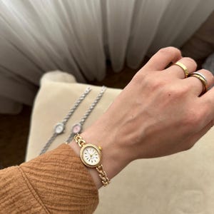 Adjustable Metal Band Women Watch,  Gold Colour Woman Wrist Watch,  Vintage Design, Present for Her, Gift for Her, Steel Watch, White Dial