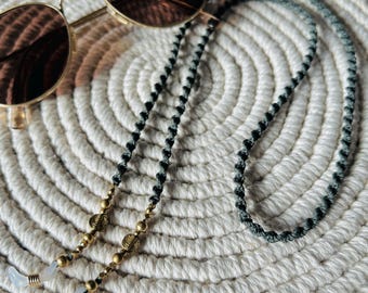 Brillenkette Makramee mit goldenen Perlen und Anhänger