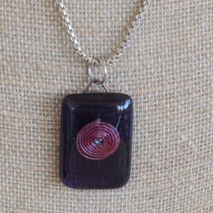 Dark Purple Art Glass, Red Swirl Pendant Necklace, Silver Chain, 18&quot;-21&quot; (I8)