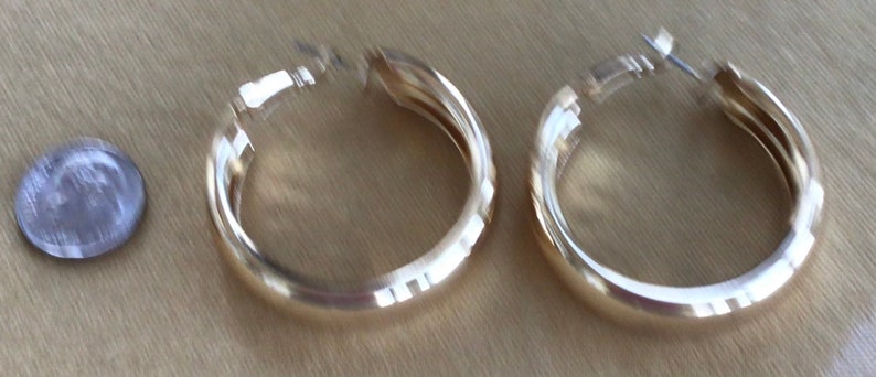 Large Hoop Lever back Earrings Gold tone Wide Vintage AR5