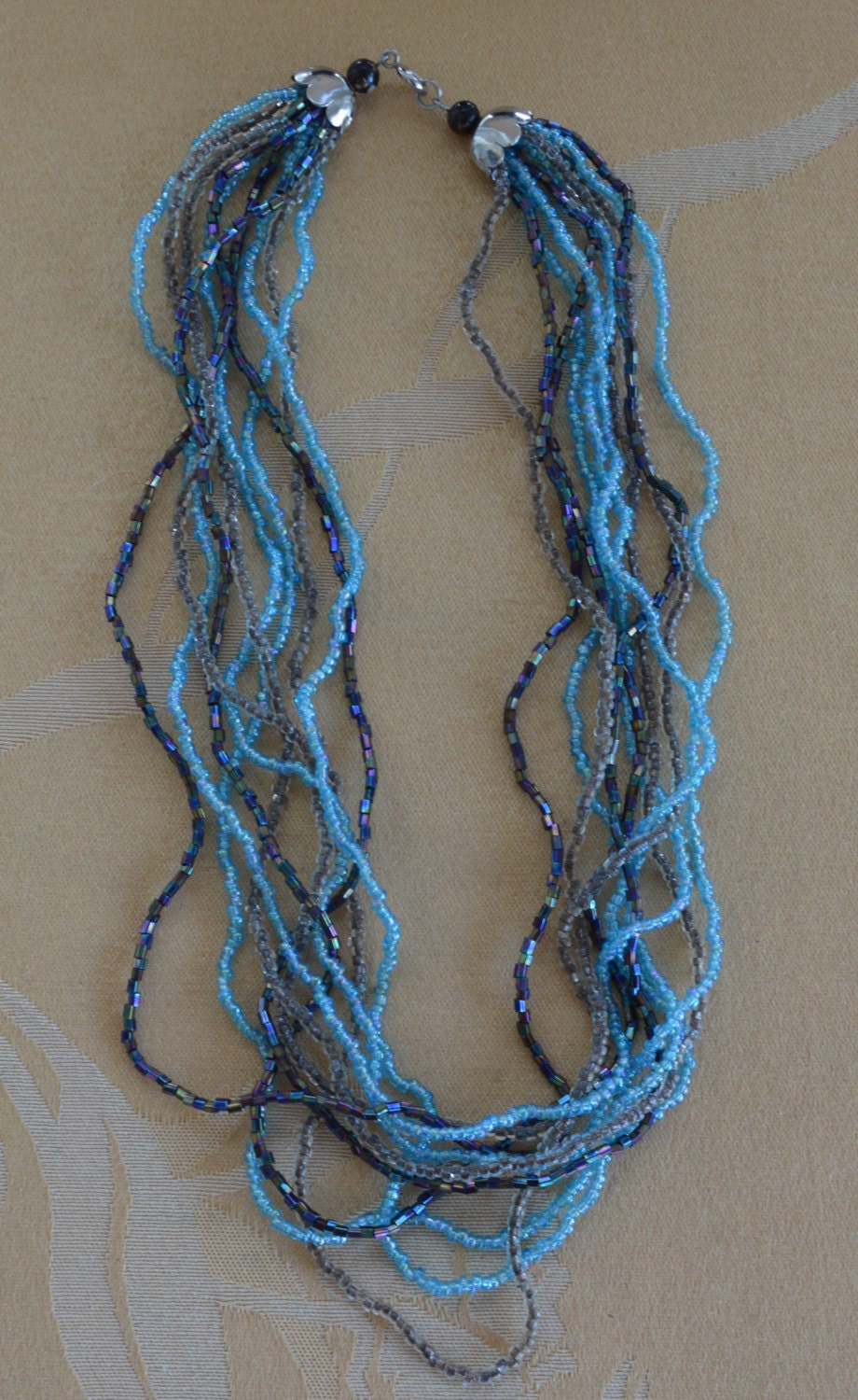 Joli collier vintage bakélite, résine ou ambre. 1 mètre, à Montpellier