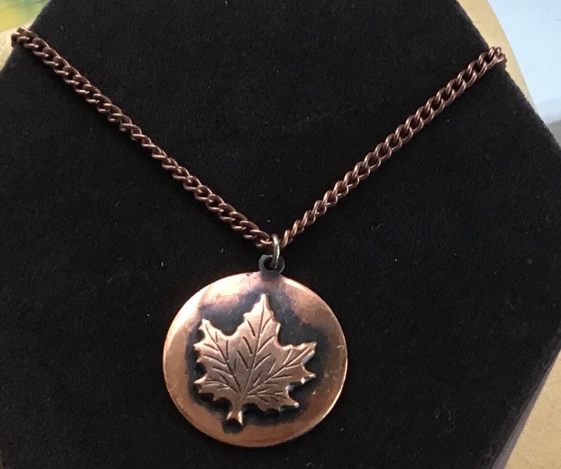 Vintage 18\u201d T7 Copper Maple Leaf Pendant Necklace Nature Autumn