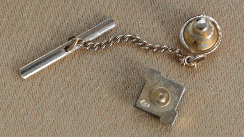 Black Gold tone Vintage Acorn Tie Tac Men/'s Accessory AQ2