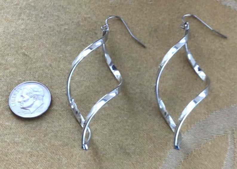 Vintage W13 Silver tone Twisted Dangle Pierced Earrings