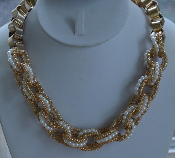 Bold Faux Pearl, Gold tone Link Necklace, Vintage… - image 1