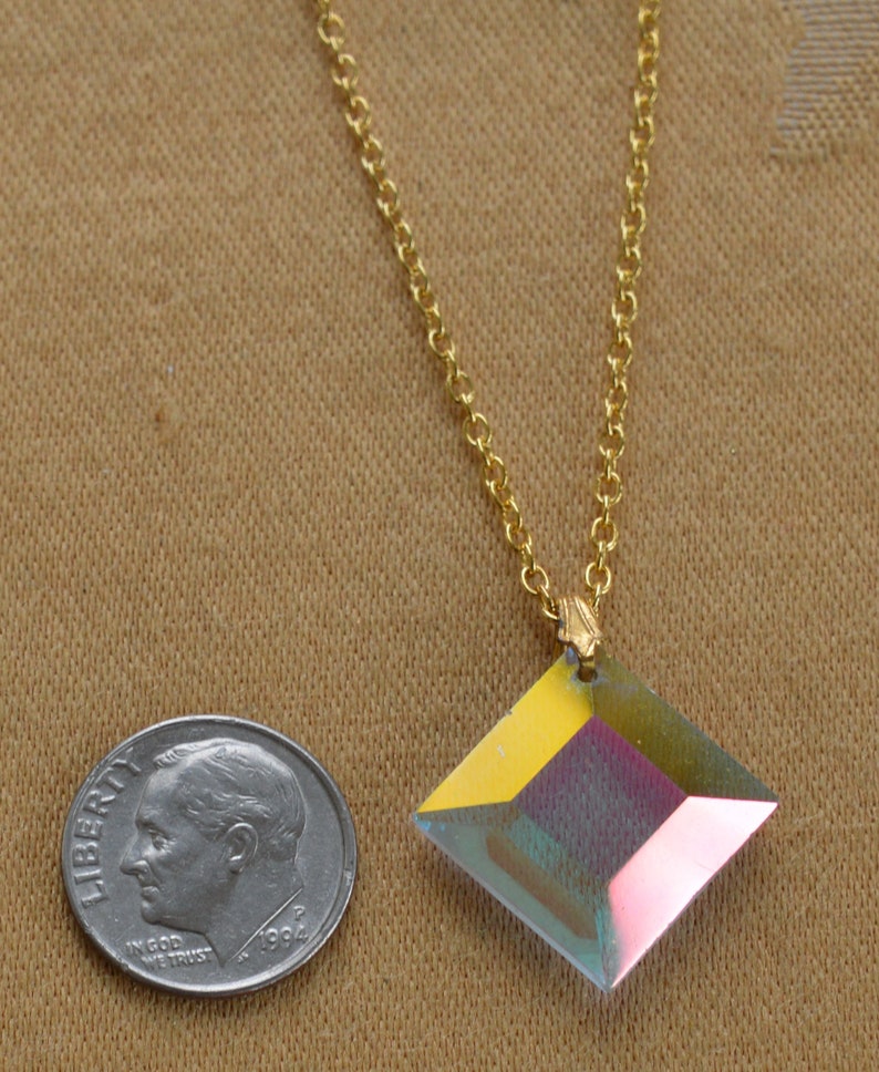 C3 Aurora Borealis Crystal Pendant Necklace 16 Vintage