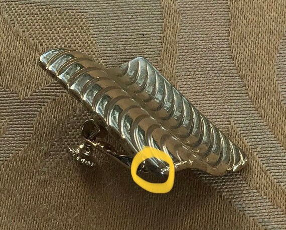 Gold tone Ribbed Rectangular Clip/Screwback Earri… - image 3