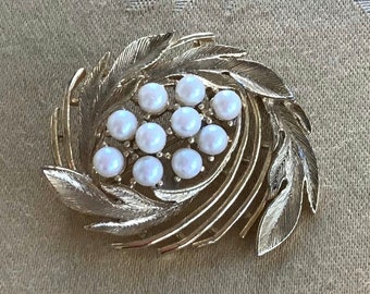 MJENT Faux Pearl Leaf Brooch, Pin, Vintage (AH2)