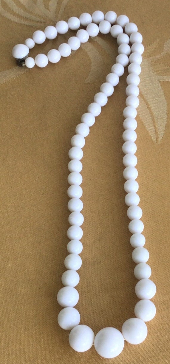 JAPAN White Graduated Plastic Bead Necklace, Vint… - image 2