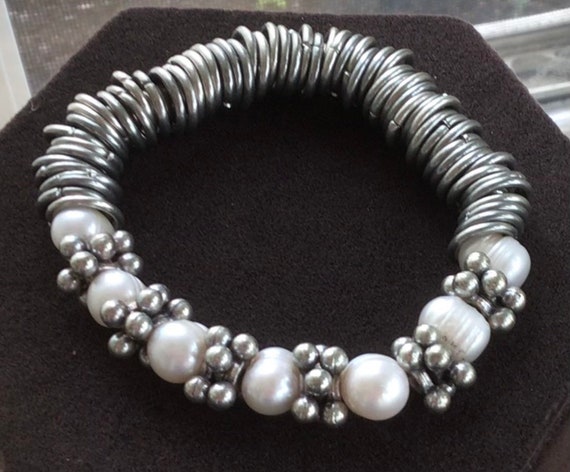 White Freshwater Pearl, Silver tone Beaded Elasti… - image 1