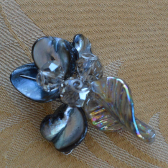 Gray, Shell, Crystal, Glass Floral, Leaf Brooch, … - image 1