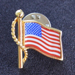 American Flag Tac Pin, Gold tone, Vintage, USA Jewelry, Patriotic (AH4)