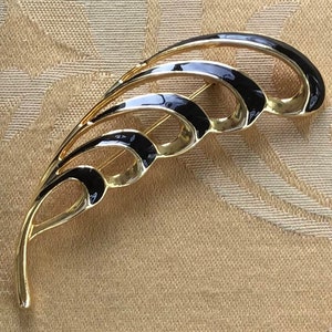 Black Enamel, Gold tone Feather Brooch, Pin, Vintage (S10)