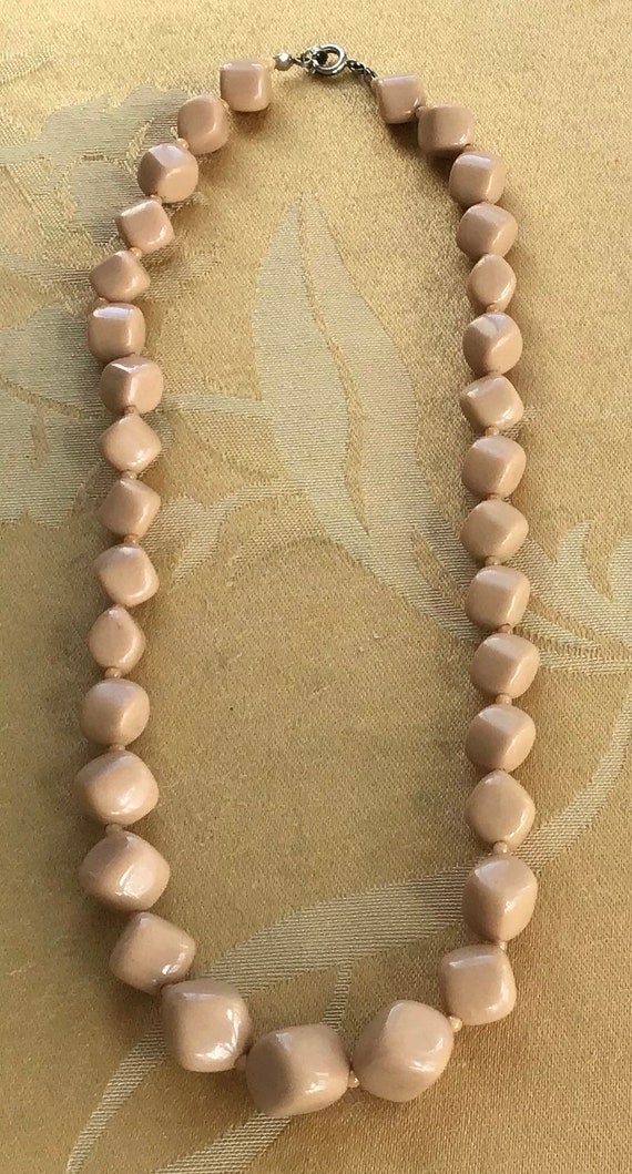 Putty Beige Plastic Beaded Necklace, Vintage (E15) - image 2