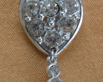 Pretty Vintage Rhinestone, Silver tone Heart Brooch (AM2)