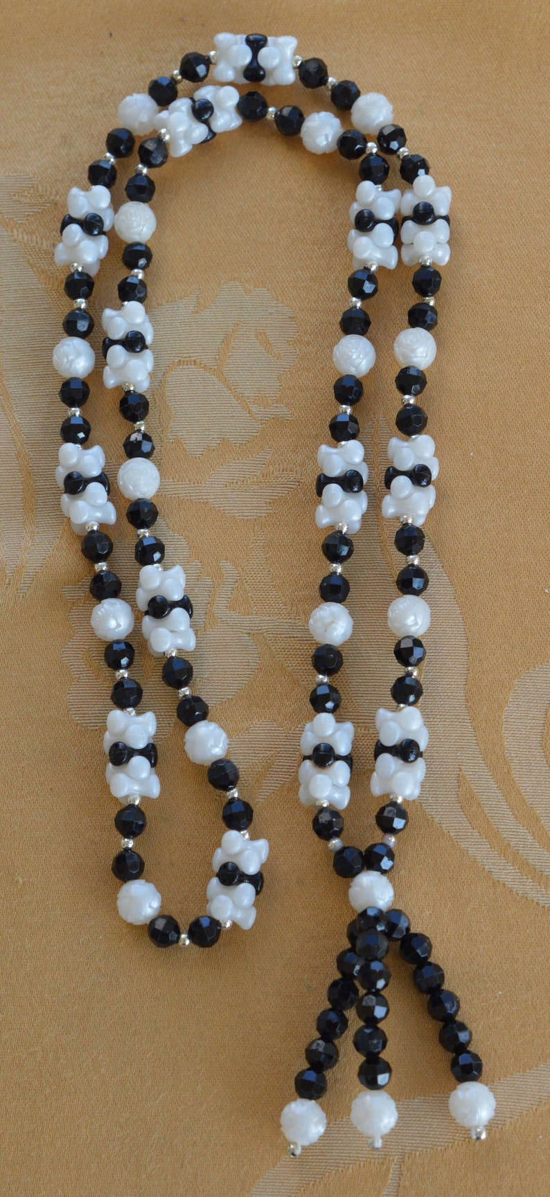 Nero, bianco plastica perline nappa collana, 32 , tono argento E16 immagine 1