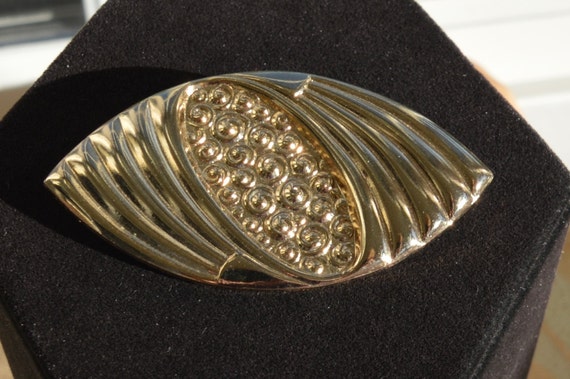 Pretty Vintage Gold tone Modernist Scarf Ring, Je… - image 1