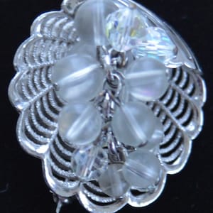 PARK LANE Crystal, Clear Beaded Oyster Shell Brooch, Pin, Vintage (TB404)