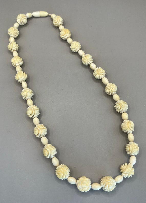 Off White Carved Floral Necklace, Vintage, 17-3/4”