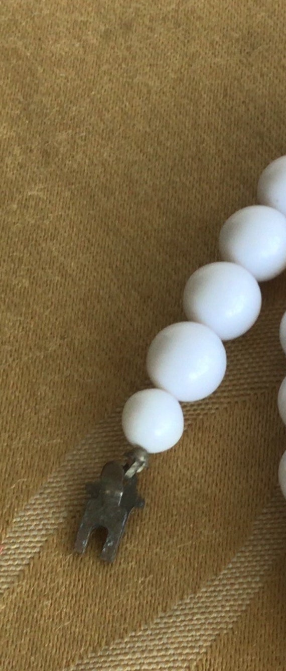 JAPAN White Graduated Plastic Bead Necklace, Vint… - image 3