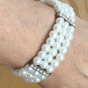 White Faux 6mm Pearl, Rhinestone Glass Elastic Bracelet, Vintage, Wedding (G12)