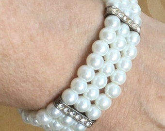 Weiße Faux 6mm Perle, Strass Glas Elastic Armband, Vintage, Hochzeit (G12)