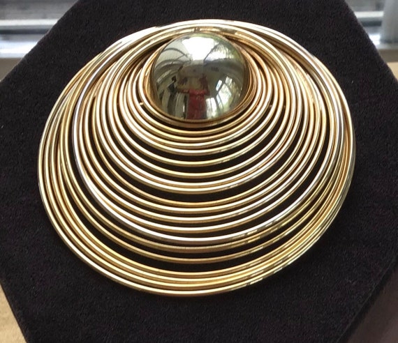 Gold tone Large Modern Wire Circle Brooch, Pin, V… - image 3