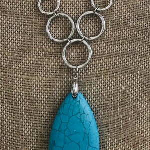 Turquoise Howlite Pendant Necklace, Silver tone, Vintage, 16”-19” (Y9)