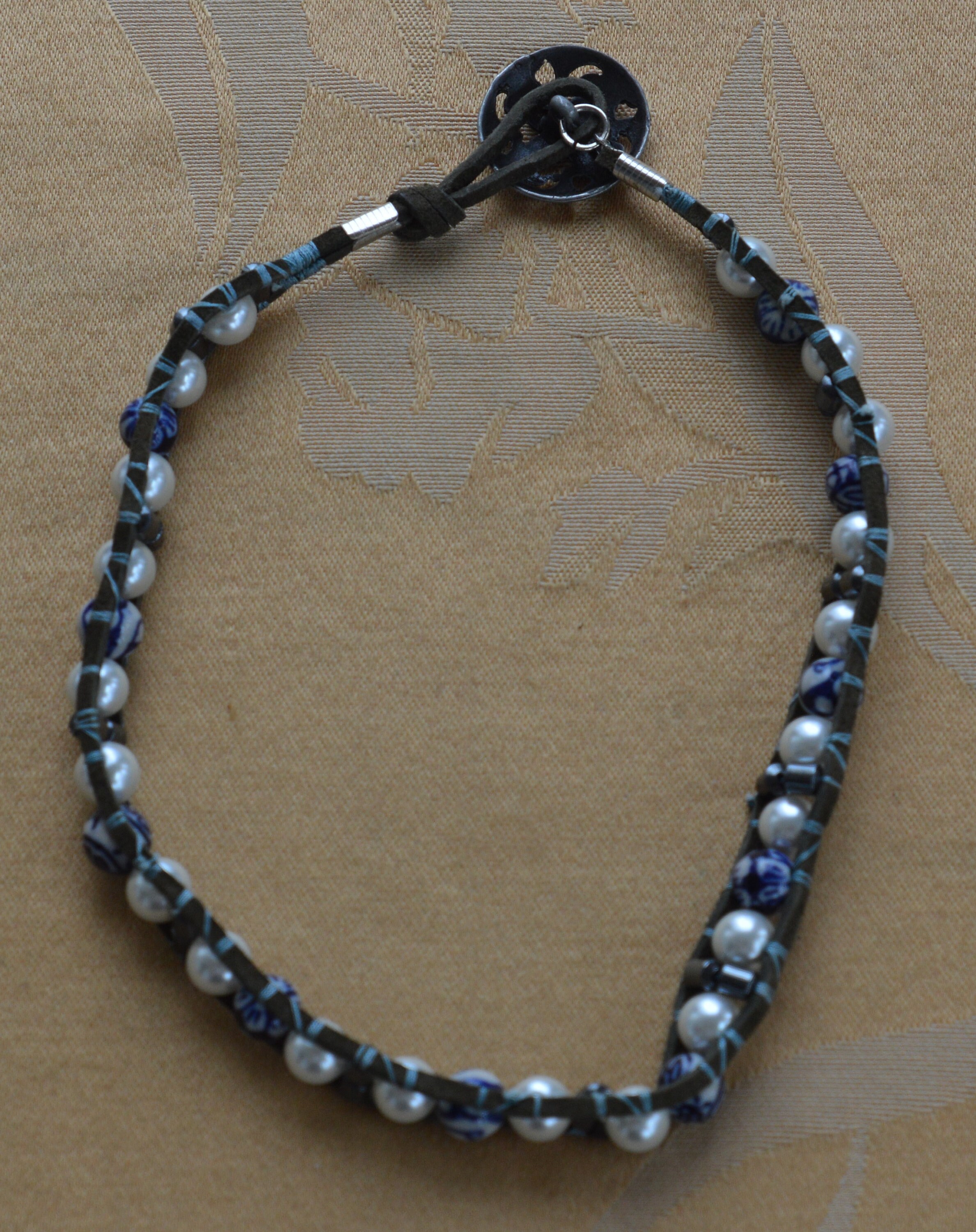 Collier Vintage Perles Porcelaine Bleu Opaline - Orné De Détails Or - Longueur 155 Cm