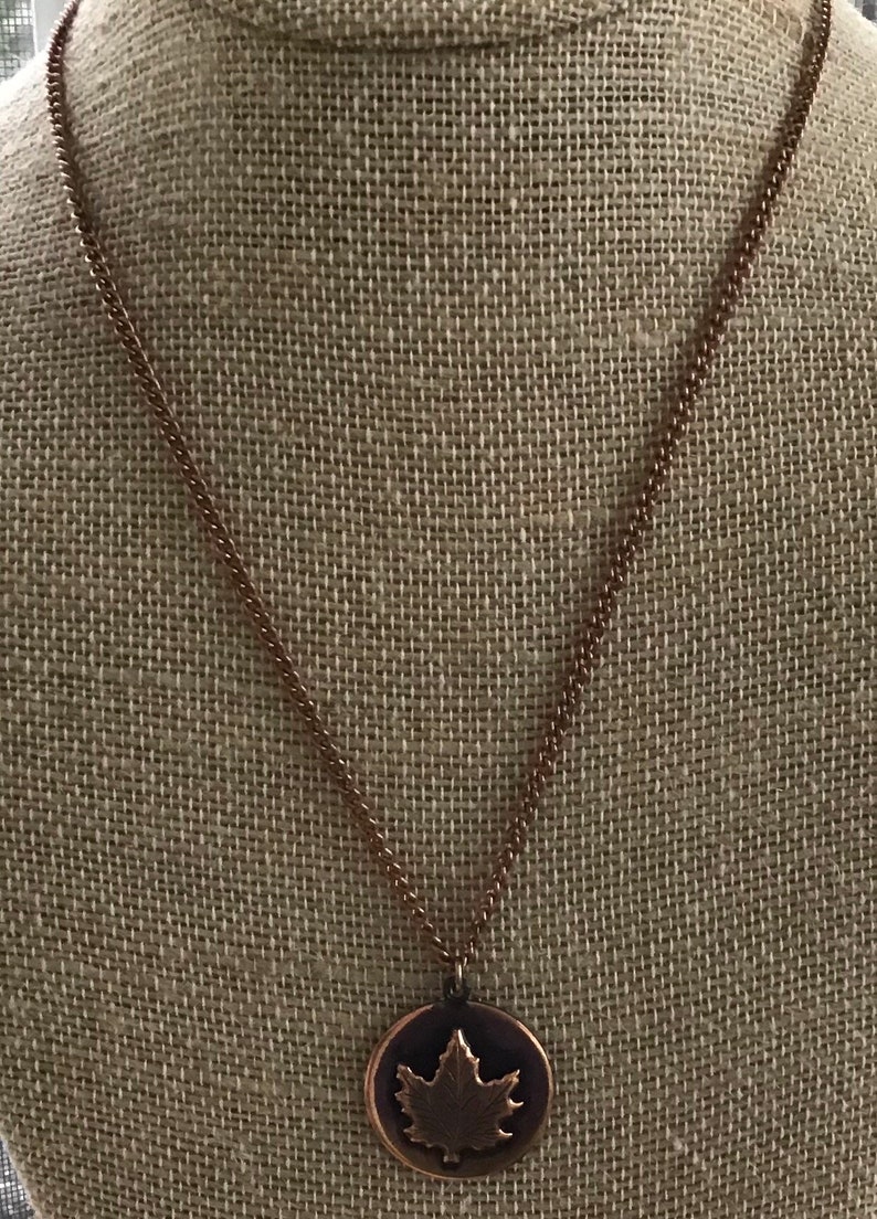Vintage 18\u201d T7 Copper Maple Leaf Pendant Necklace Nature Autumn