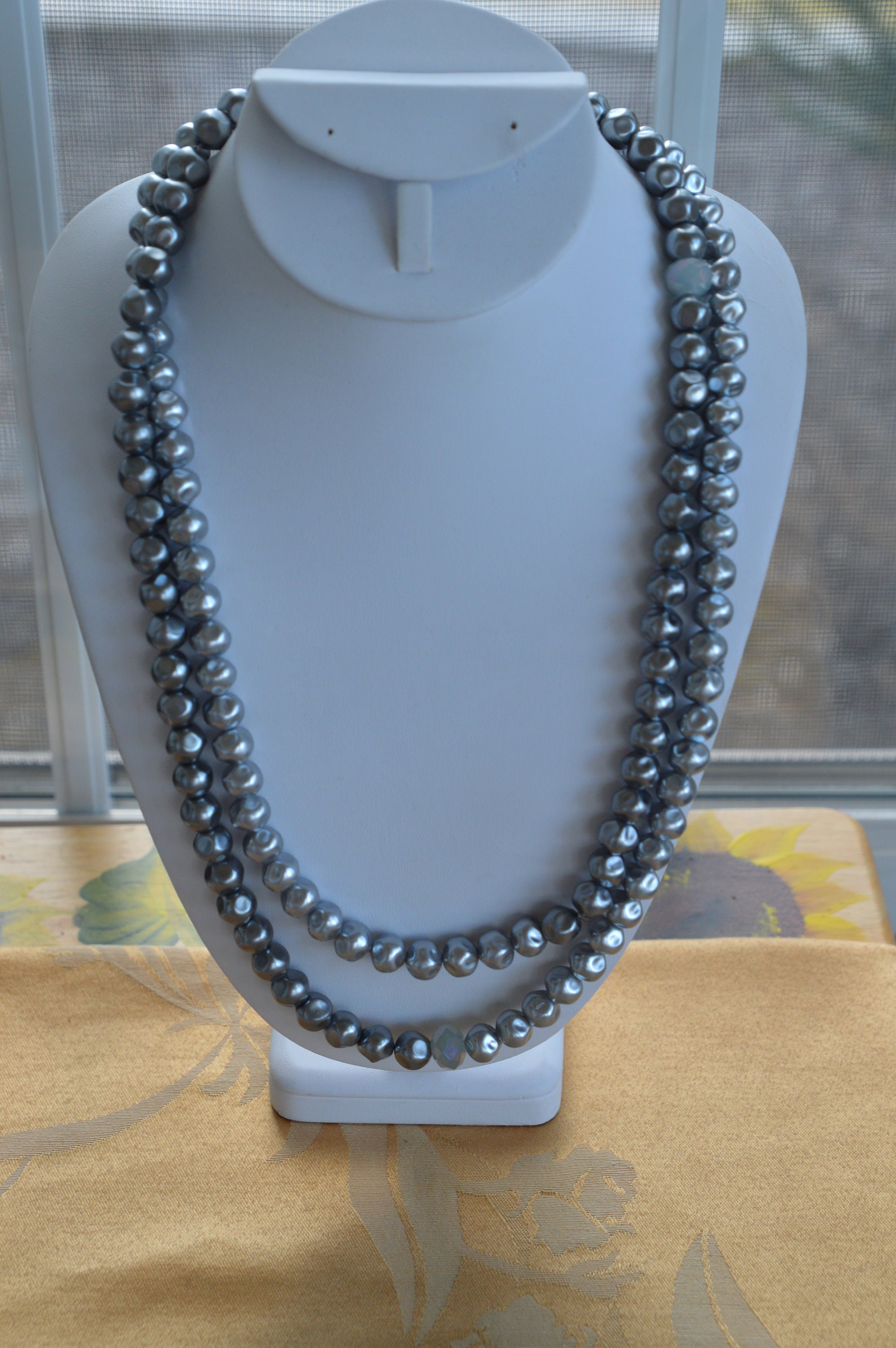 【HYERES LOR】23SS★ H edition Dark Gray Pearl Bead Necklace CHICO'S Gray 10mm Faux Pearl, Crystal Beaded Necklace, Long
