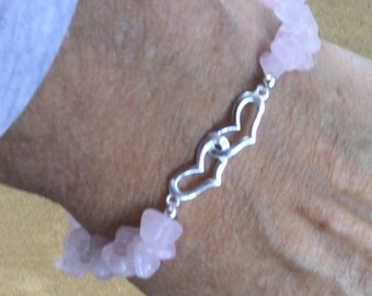 Pink Quartz Chip, Silver Heart Elastic Bracelet, Vintage (AO2)