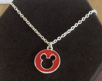 Collier pendentif Mickey Mouse DISNEY en émail rouge, ton argent, 17"-20" (AP4)