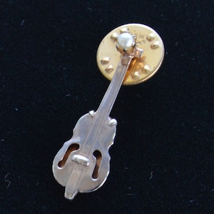 Lovely Vintage Silver tone, Faux Pearl Cello Instrument Tac Pin, Musical (B2)
