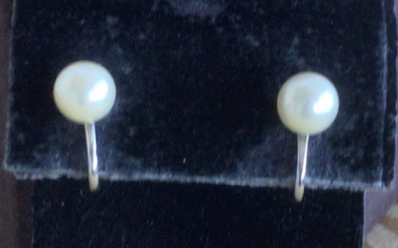 VAN DELL White 8mm Faux Pearl Screw back Earrings… - image 2