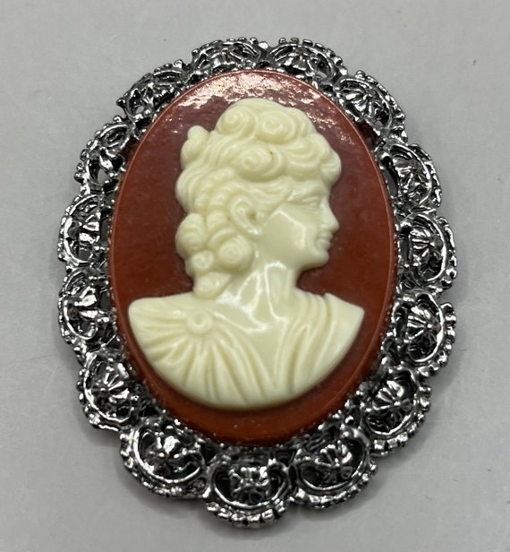 Brown Cameo, Silver Tone Brooch Pin, Vintage (Z14) - Etsy Brown Cameo, Silver Tone Brooch Pin, Vintage (Z14) - Etsy