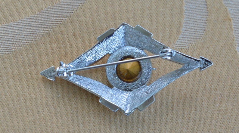 Beautiful Vintage Rhinestone AM15 Silver tone Modern Brooch