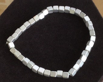 Bracelet Extensible Vintage - Perles Pleines Rondes/carrées Argentées - Réf. 472 - Occasion