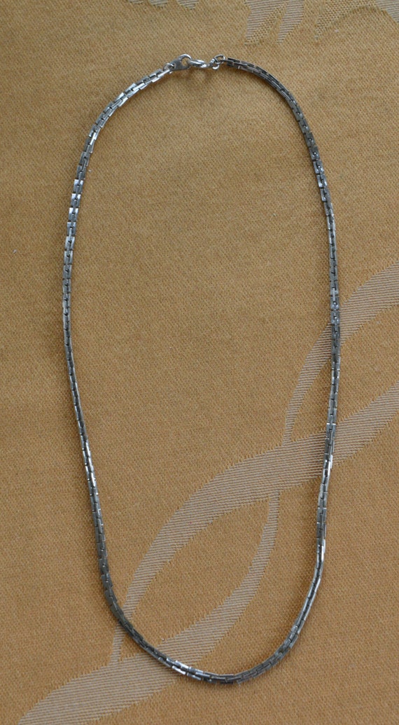 Silver tone Chain Necklace, Three Dimensional, 15"