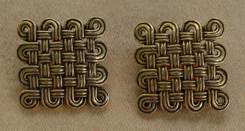 MMA Brass tone Woven Square Clip Earrings Vintage 1993 AJ7 Large