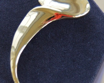 Gold tone Swirl Modern Brooch, Vintage (J1)