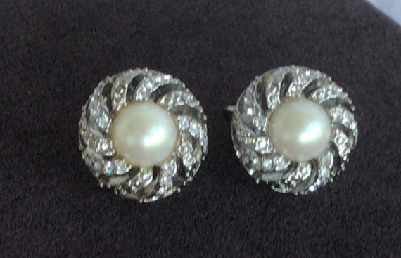 White Faux Pearl, Rhinestone, Faux Marcasite Butt… - image 3