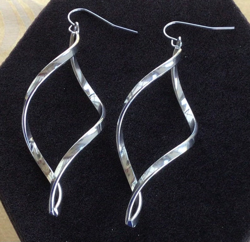 Vintage W13 Silver tone Twisted Dangle Pierced Earrings