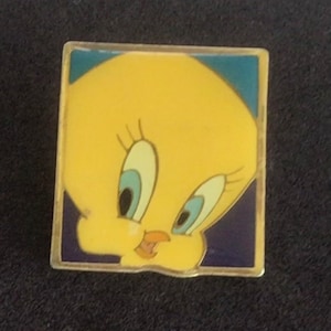 WARNER BROS. Tweety Bird Tac Pin, Gold tone, 1993 (K17)