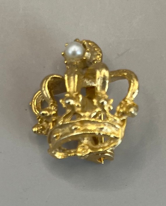 Gold tone, Faux Pearl Crown Scatter Pin, Vintage … - image 1