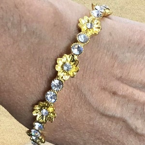 Rhinestone, Bright Gold tone Floral Bangle Bracelet, Vintage
