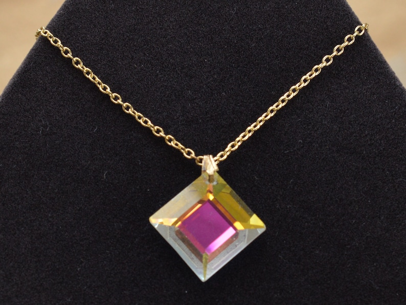 C3 Aurora Borealis Crystal Pendant Necklace 16 Vintage