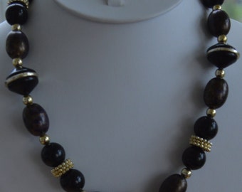 Pretty Vintage Black, Purple, Gold Plastic Beaded Necklace, Gold tone, 20"