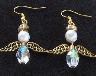 Weiße Kunstperle, Aurora Borealis Kristall, Strass Engel Ohrringe, Goldton, Vintage (AF2)